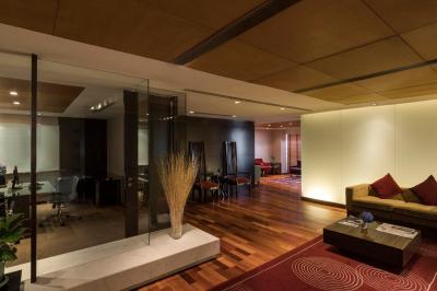 لبوئا ات استیت تاور