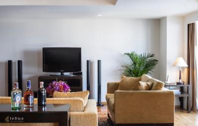 لبوئا ات استیت تاور