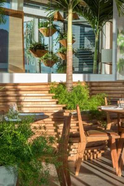 پردیجی هتل سانتز دومنت آیرپرت