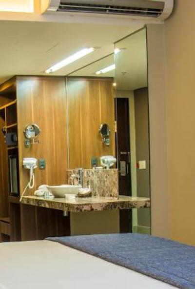 پردیجی هتل سانتز دومنت آیرپرت