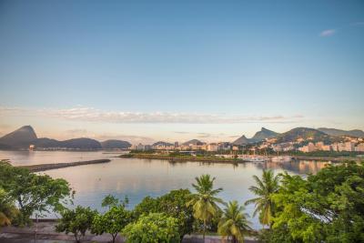 پردیجی هتل سانتز دومنت آیرپرت