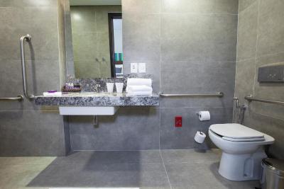 پردیجی هتل سانتز دومنت آیرپرت