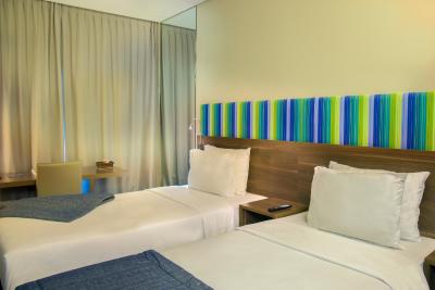 پردیجی هتل سانتز دومنت آیرپرت