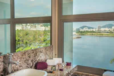 پردیجی هتل سانتز دومنت آیرپرت