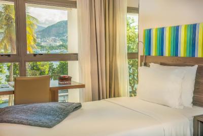 پردیجی هتل سانتز دومنت آیرپرت