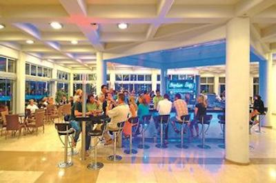 کلوب کاستالیا هالیدی ویلیج