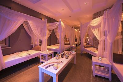 کلوب کاستالیا هالیدی ویلیج