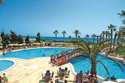 کلوب کاستالیا هالیدی ویلیج