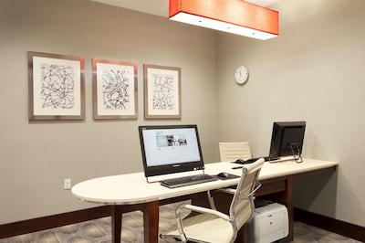 هموود سویتز بای هیلتون فردریک