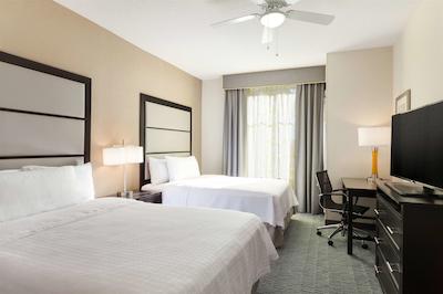 هموود سویتز بای هیلتون فردریک