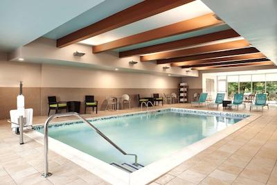 هم2 سویتز بای هیلتون لکسینگتون ونیورسیتی / مدیکال سنتر