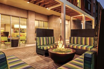 هم2 سویتز بای هیلتون لکسینگتون ونیورسیتی / مدیکال سنتر