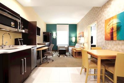 هم2 سویتز بای هیلتون لکسینگتون ونیورسیتی / مدیکال سنتر