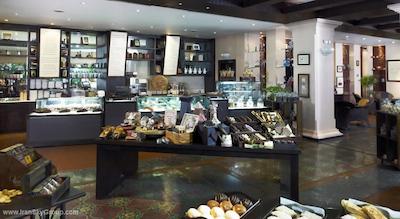 آنانتارا ریورساید بانکوک ریزورت