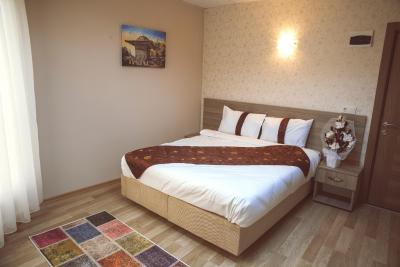 گرند ددم هتل