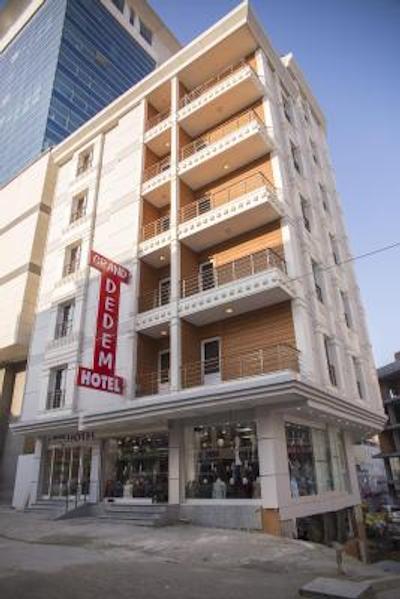 گرند ددم هتل