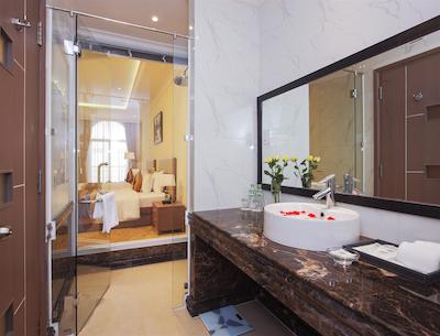 مرپرل کریستال پالاس