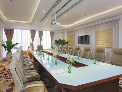 مرپرل کریستال پالاس