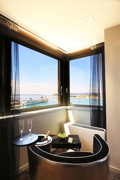 د ویو لوکسوری رومز