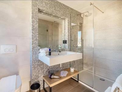 د ویو لوکسوری رومز