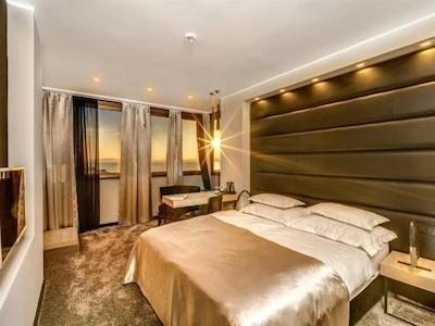 د ویو لوکسوری رومز