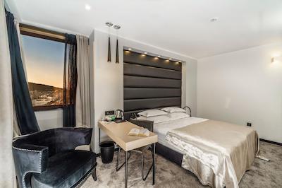 د ویو لوکسوری رومز