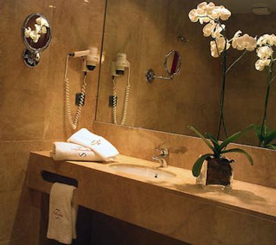 هتل اکتا اسپلندید