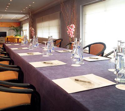 هتل اکتا اسپلندید