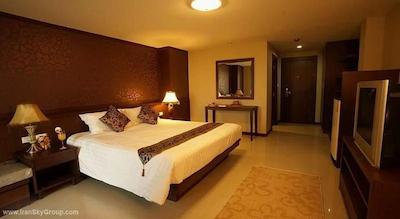 کانونینت گرند هتل