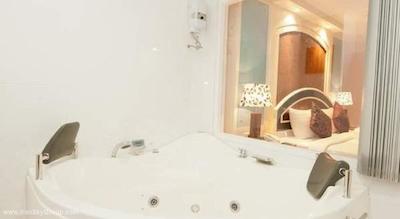 کانونینت گرند هتل