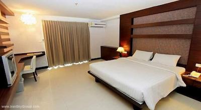 کانونینت گرند هتل