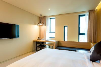 هتل د دیزاینرز لیج گاننام پرمیر