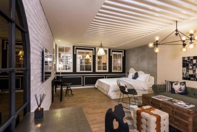 هتل د دیزاینرز لیج گاننام پرمیر