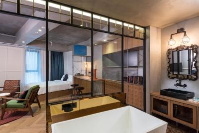 هتل د دیزاینرز لیج گاننام پرمیر