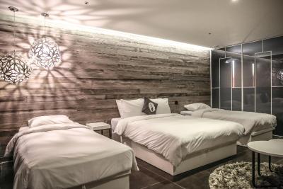 هتل د دیزاینرز لیج گاننام پرمیر