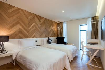 هتل د دیزاینرز لیج گاننام پرمیر