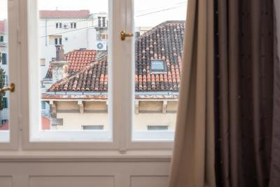 پالاس کویین ماری لوکسوری رومز