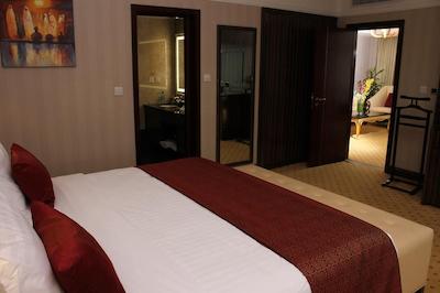 گولدن تولیپ ادیز ابابا