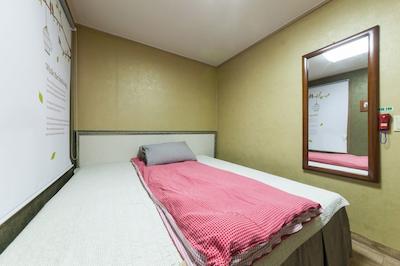 یهادی گوست هوس