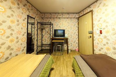 یهادی گوست هوس