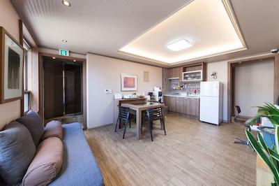 یهادی گوست هوس