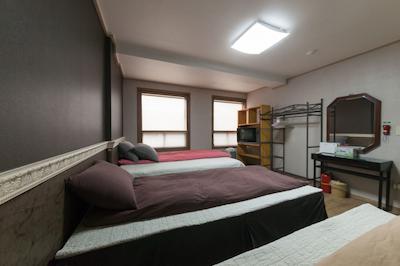 یهادی گوست هوس