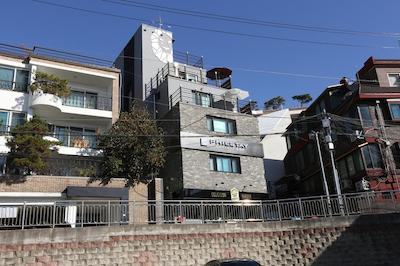 فیلست ایتاون