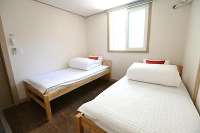 فیلست ایتاون