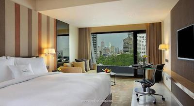 دابل تری بای هیلتون سوخومویت بانکوک