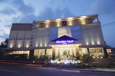 گولدن تولیپ اسنتیال بلیتونگ هتل