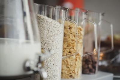 گولدن تولیپ اسنتیال بلیتونگ هتل