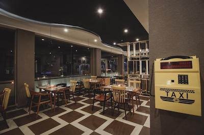 گولدن تولیپ اسنتیال بلیتونگ هتل