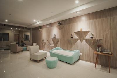 گولدن تولیپ اسنتیال بلیتونگ هتل