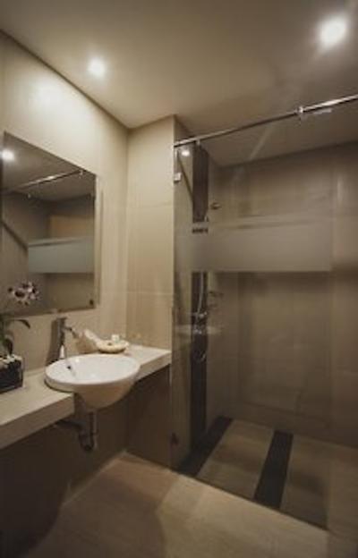 گولدن تولیپ اسنتیال بلیتونگ هتل